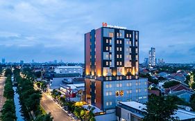 Zest Hotel Jemursari